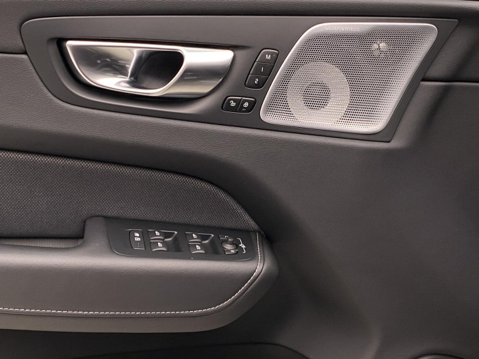 Volvo XC60 B5 AWD BLACK EDITION ULTRA 2.0 Edition