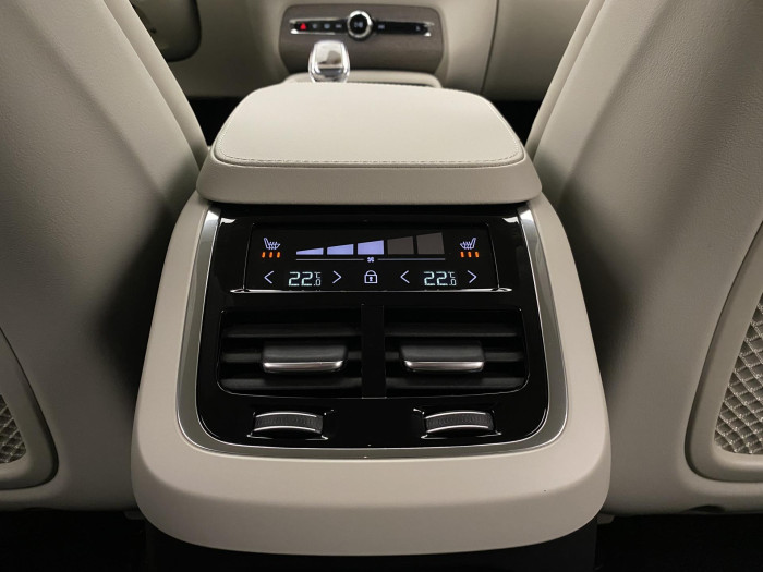 Volvo XC90 T8 AWD RECHARGE BRIGHT PLUS 7m