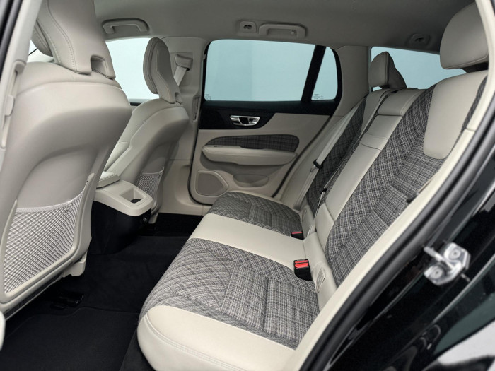 Volvo V60 T4 MOMENTUM AUT CZ 1.maj 2.0 Momentum