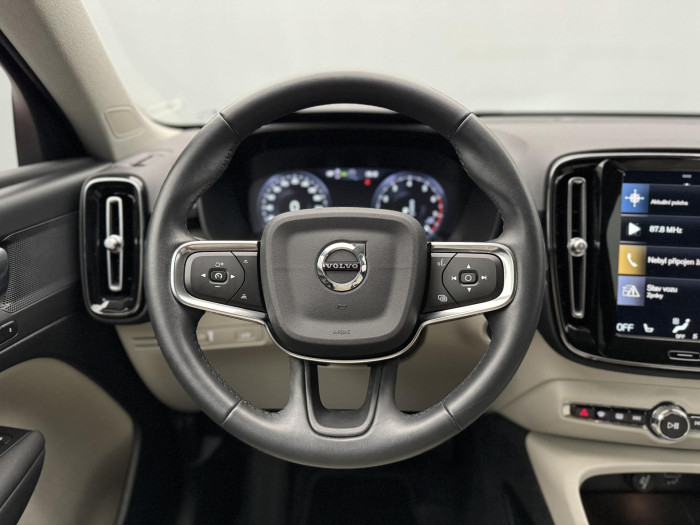 Volvo XC40 B4 INSCRIPTION AUT CZ 1 .maj