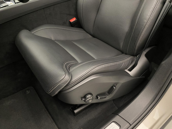 Volvo XC60 B5 AWD ULTRA DARK AUT CZ 1.maj