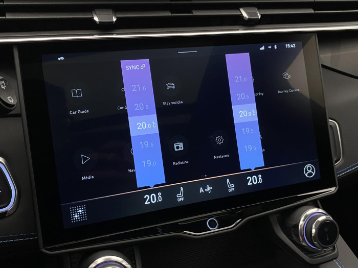 Lynk & Co 01 PHEV DCT AUT 1.maj REZERVACE