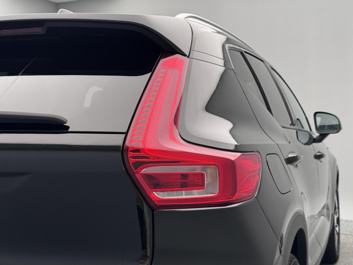 Volvo XC40 B4 MOMENTUM PRO CZ 1.maj 2.0 Momentum