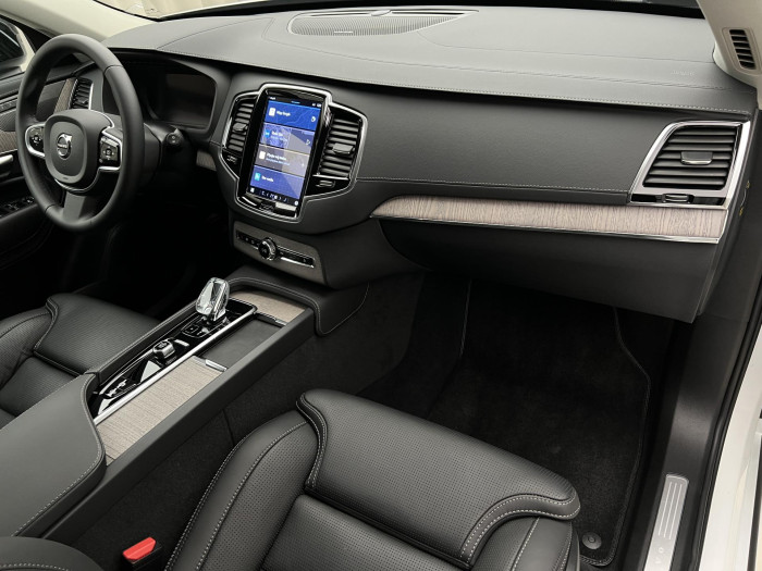 Volvo XC90 B5 AWD PLUS DARK 7MÍST AUT CZ