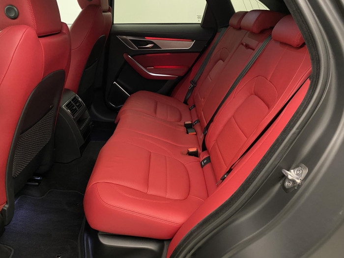 Jaguar F-Pace D300 S R-DYNAMIC AWD REZERVACE 3.0 d Dynamic