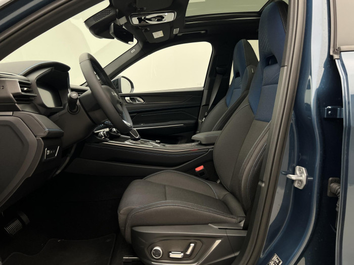 Lynk & Co 01 PHEV DCT AUT 1.maj.