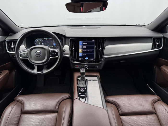 Volvo V90 CC D5 AWD PRO CZ 1.maj 2.0 d CC CC