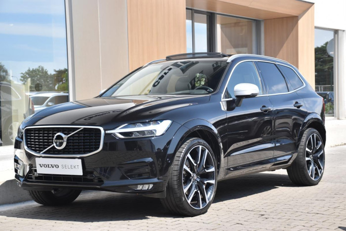 Volvo XC60 T6 AWD R-DESIGN REZERVACE