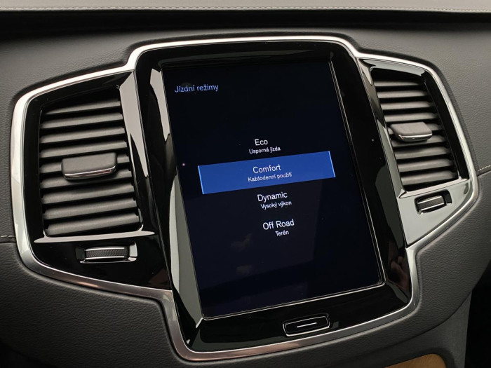 Volvo XC90 B5 AWD INSCRIPTION REZERVACE