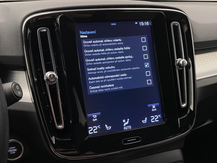 Volvo XC40 B4 AWD MOMENTUM AUT CZ 2.0 Momentum