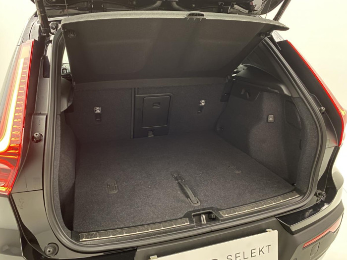 Volvo XC40 B4 AWD BRIGHT PLUS REZERVACE 2.0 Plus