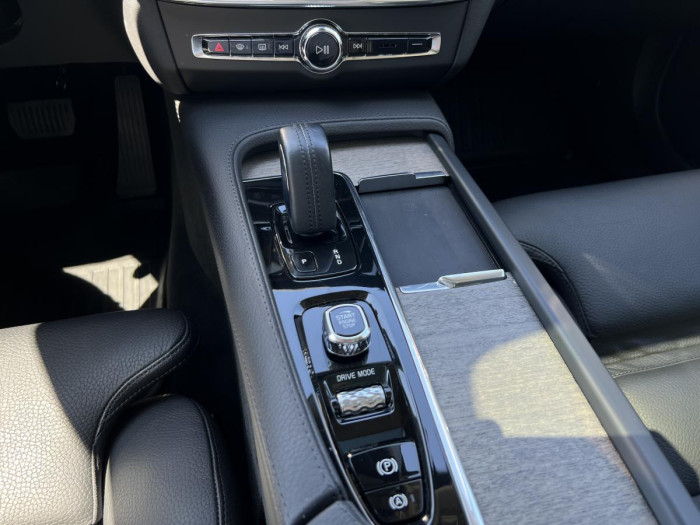 Volvo V90 CROSS COUNTRY B4 AWD Aut 1.maj