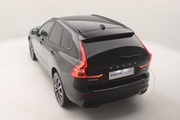 Volvo XC60 B4 AWD PLUS DARK AUT REZERVACE