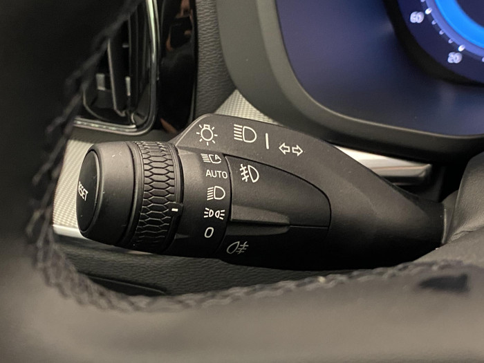 Volvo XC60 B5 AWD PLUS DARK AUT CZ 1.maj