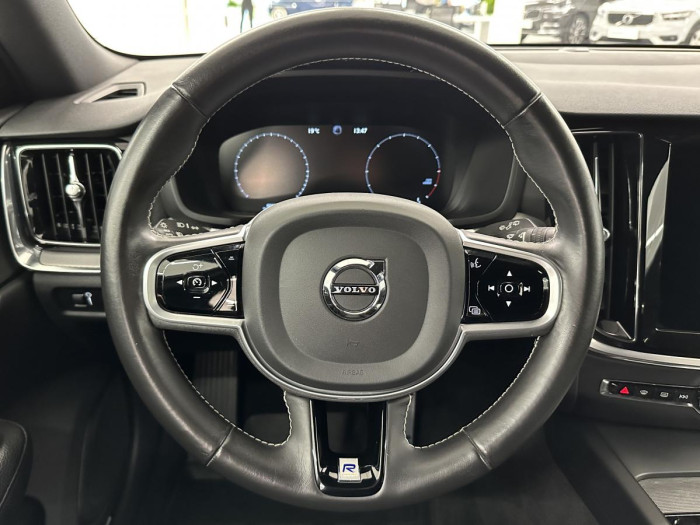 Volvo V60 D3 R-DESIGN AUT REZERVACE 2.0 d
