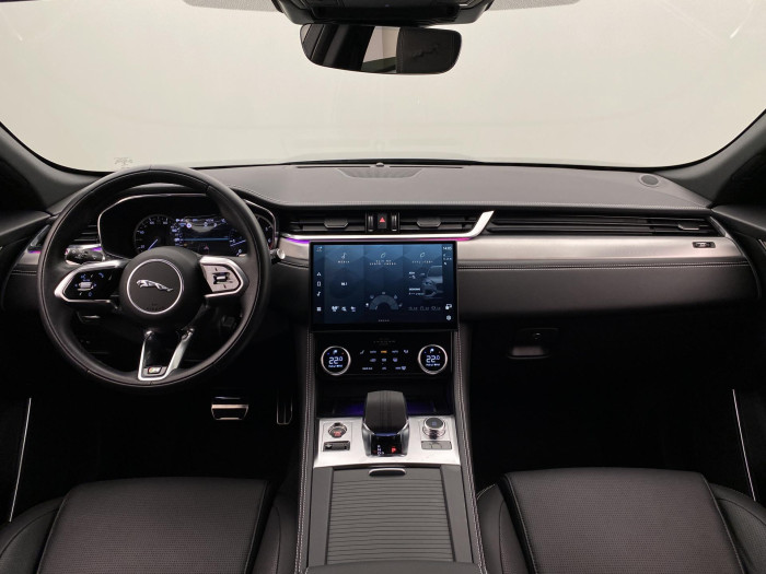 Jaguar F-Pace P250 SE AWD AUT REZERVACE 2.0 SE