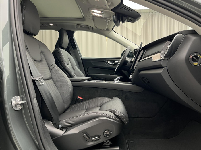 Volvo XC60 T6 AWD RECHARGE DARK ULTRA AUT