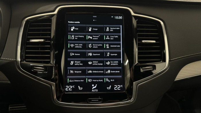 Volvo XC90 T8 AWD RECHARGE REZERVACE