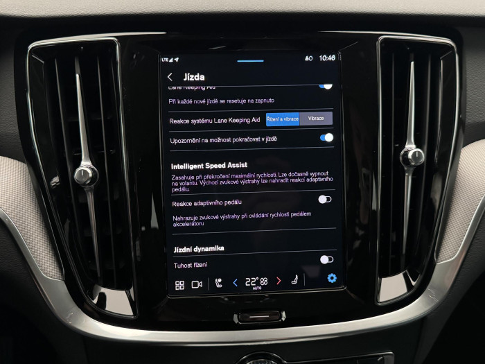 Volvo V60 B4 PLUS DARK CZ 1.maj