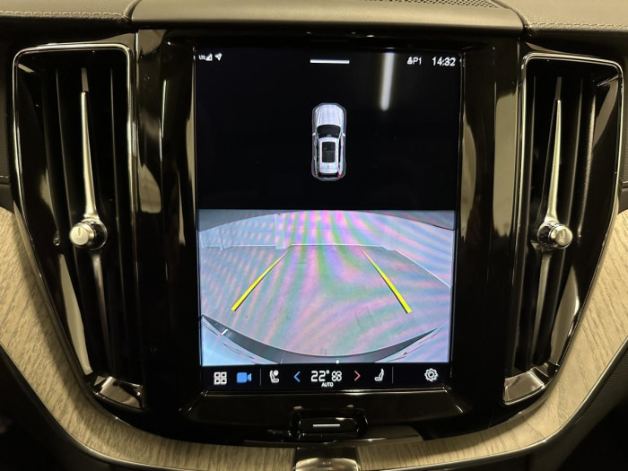 Volvo XC60 B5 AWD PLUS BRIGHT REZERVACE 2.0 Plus