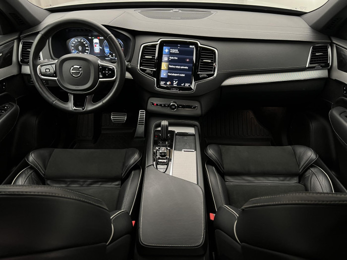 Volvo XC90 B5 AWD R-DESIGN 7MÍSTNÁ AUT CZ