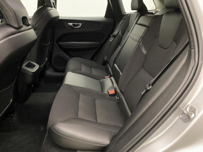 Volvo XC60 D4 AWD MOMENTUM REZERVACE 2.0 d Momentum