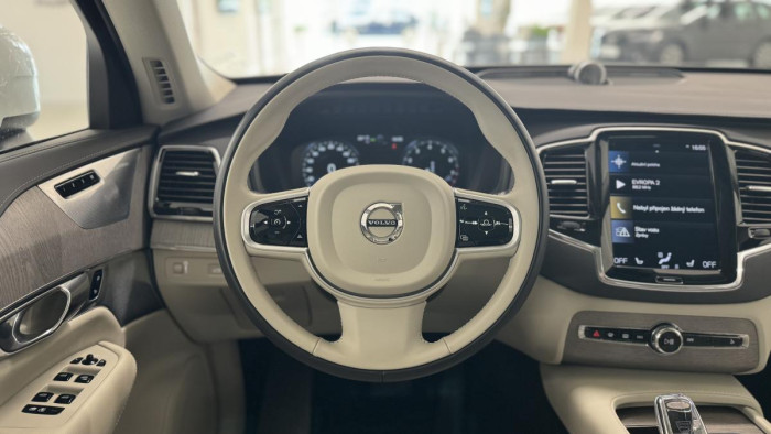 Volvo XC90 B6 AWD INSCRIPTION REZERVACE