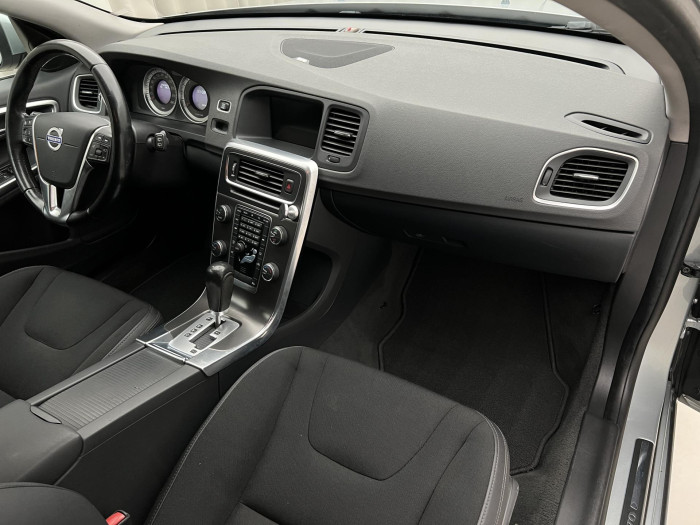 Volvo V60 D3 MOMENTUM AUT 2.0 d Momentum