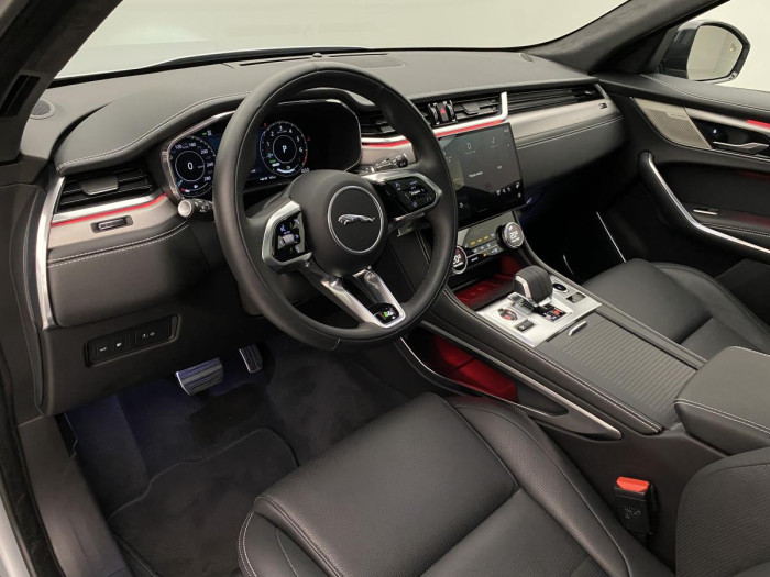 Jaguar F-Pace P400e R-DYNAMIC SE REZERVACE 2.0 Dynamic SE