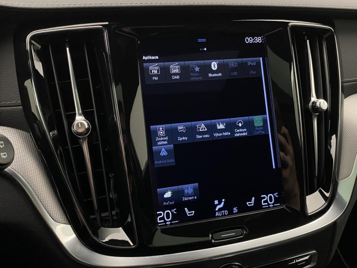 Volvo V60 T6 AWD RECHARGE REZERVACE