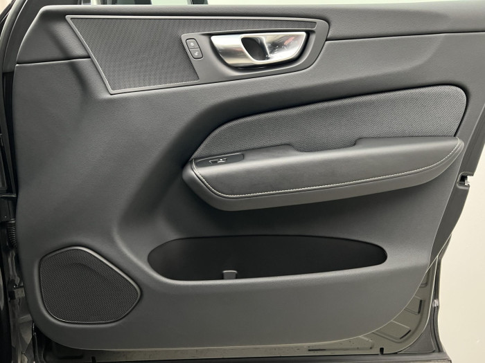 Volvo XC60 B5 AWD R-DESIGN AUT