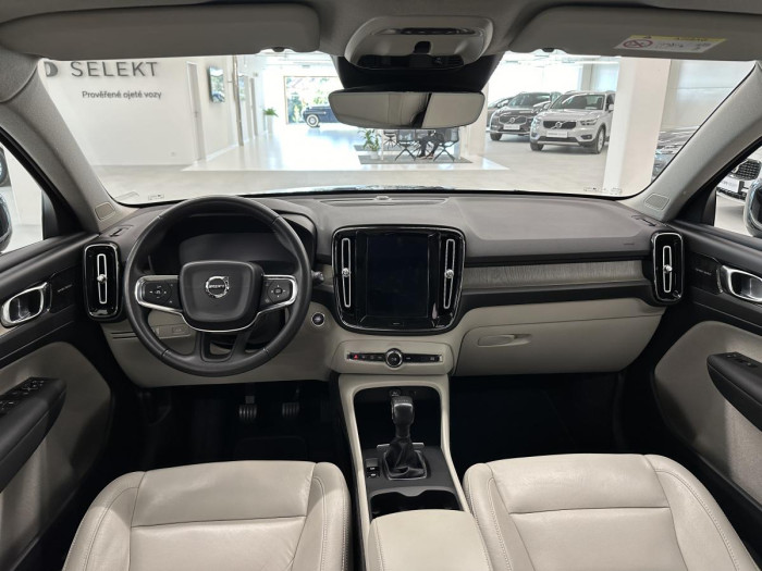 Volvo XC40 D3 INSCRIPTION REZERVACE 2.0 d