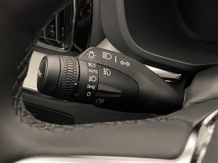 Volvo XC60 B4 AWD DARK PLUS REZERVACE