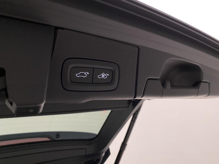 Volvo XC60 B4 AWD PLUS DARK REZERVACE 2.0 Plus