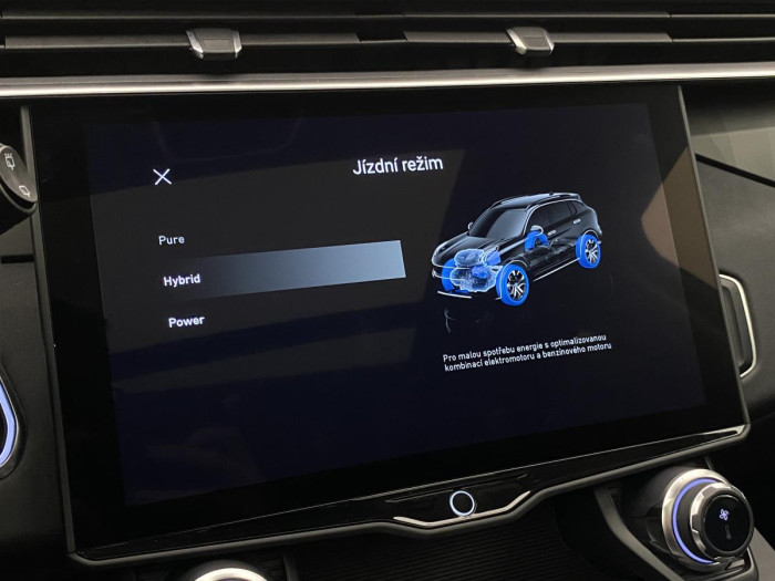 Lynk & Co 01 PHEV DCT AUT 1.maj. REZERVACE