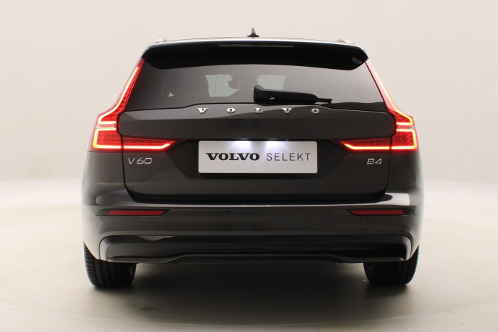 Volvo V60 B4 PLUS DARK AUT 1.maj