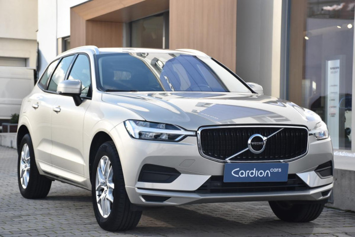 Volvo XC60 D4 AWD MOMENTUM CZ 1.maj. AUT 2.0 d Momentum