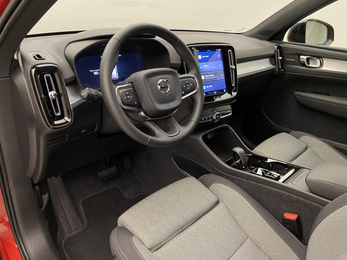 Volvo XC40 B3 DARK PLUS AUT CZ