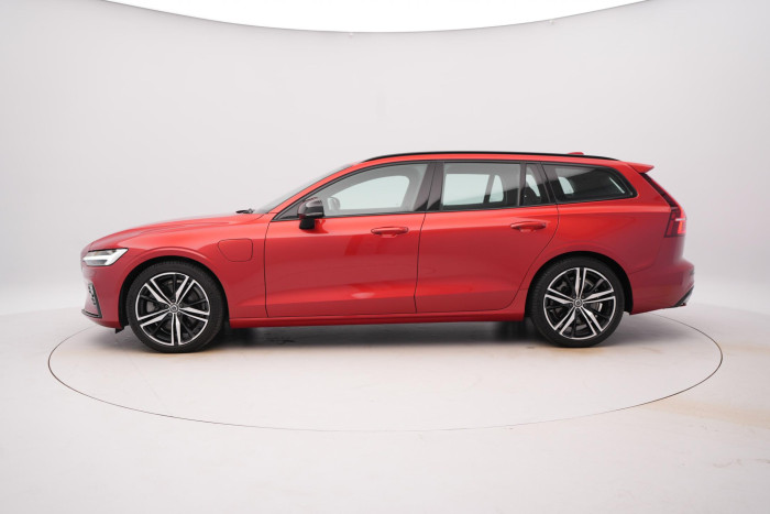 Volvo V60 T6 AWD RECHARGE R-DESIGN