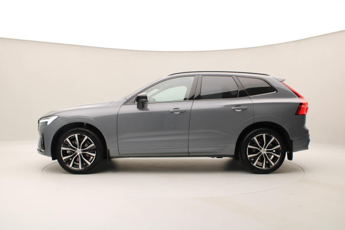 Volvo XC60 B4 AWD PLUS DARK REZERVACE