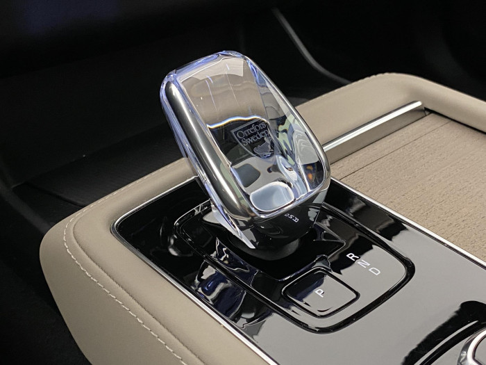 Volvo XC90 T8 AWD RECHARGE DARK ULTRA 7