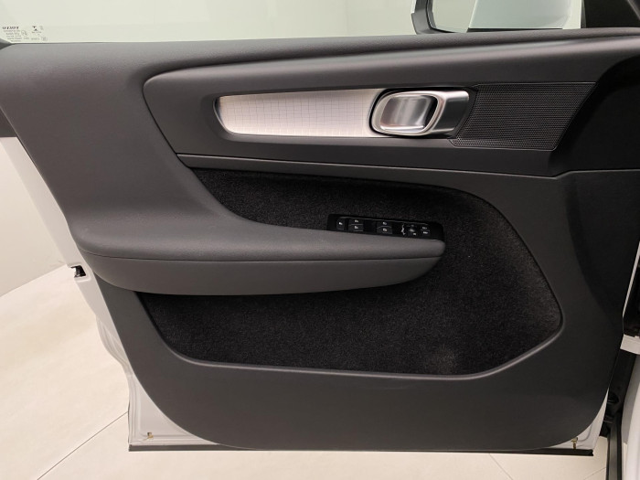 Volvo XC40 T3 MOMENTUM PRO AUT 1.maj 1.5 Momentum