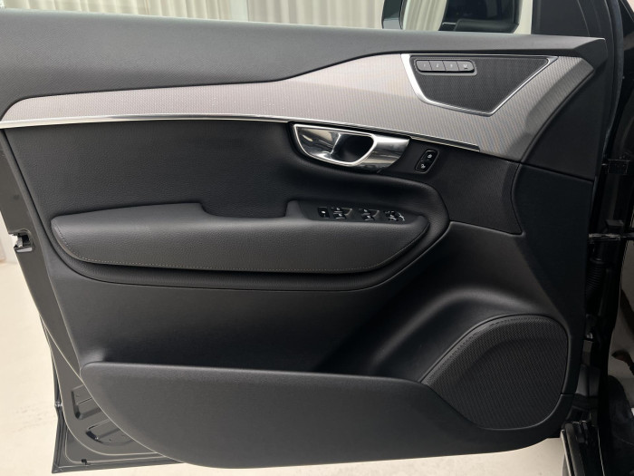 Volvo XC90 D5 AWD INSCRIPTION 7MÍSTNÁ AUT 2.0 d