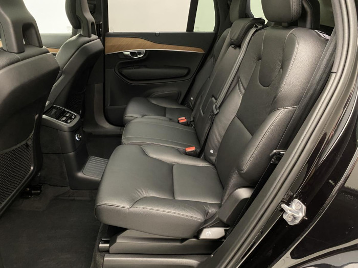 Volvo XC90 T8 AWD INSCRIPTION REZERVACE