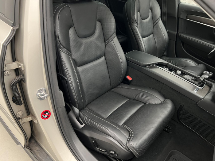 Volvo V90 CC D5 AWD PRO AUT CZ 2.0 d CC CC