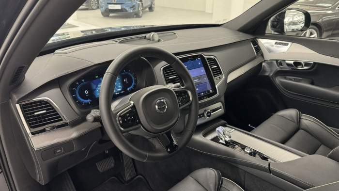 Volvo XC90 B5 AWD ULTIMATE DARK REZERVACE