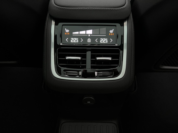 Volvo XC90 T8 AWD RECHARGE DARK ULTRA AUT