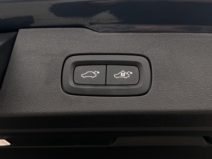 Volvo V60 B4 ULTRA DARK AUT 1.maj.