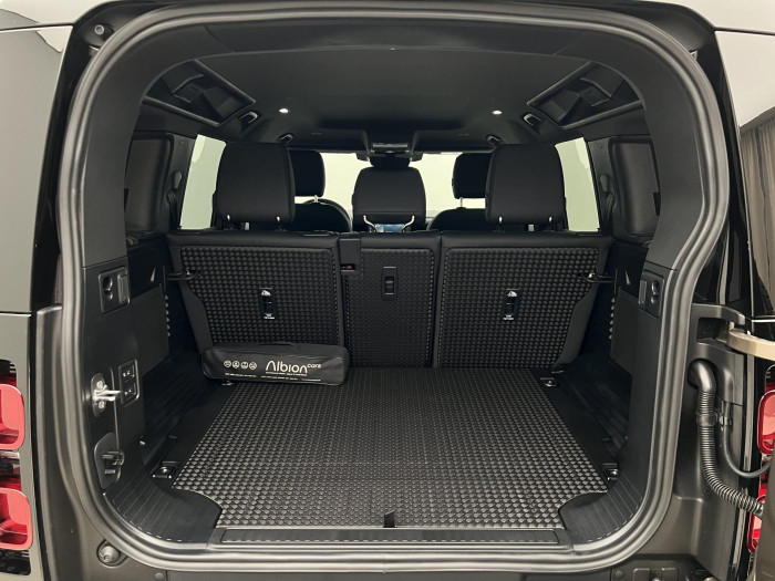 Land Rover Defender 110 D250 X-DYNAMIC SE AWD Aut 3.0 d Dynamic SE