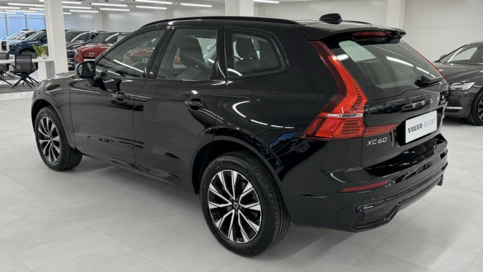 Volvo XC60 B4 AWD PLUS DARK REZERVACE 2.0 Plus